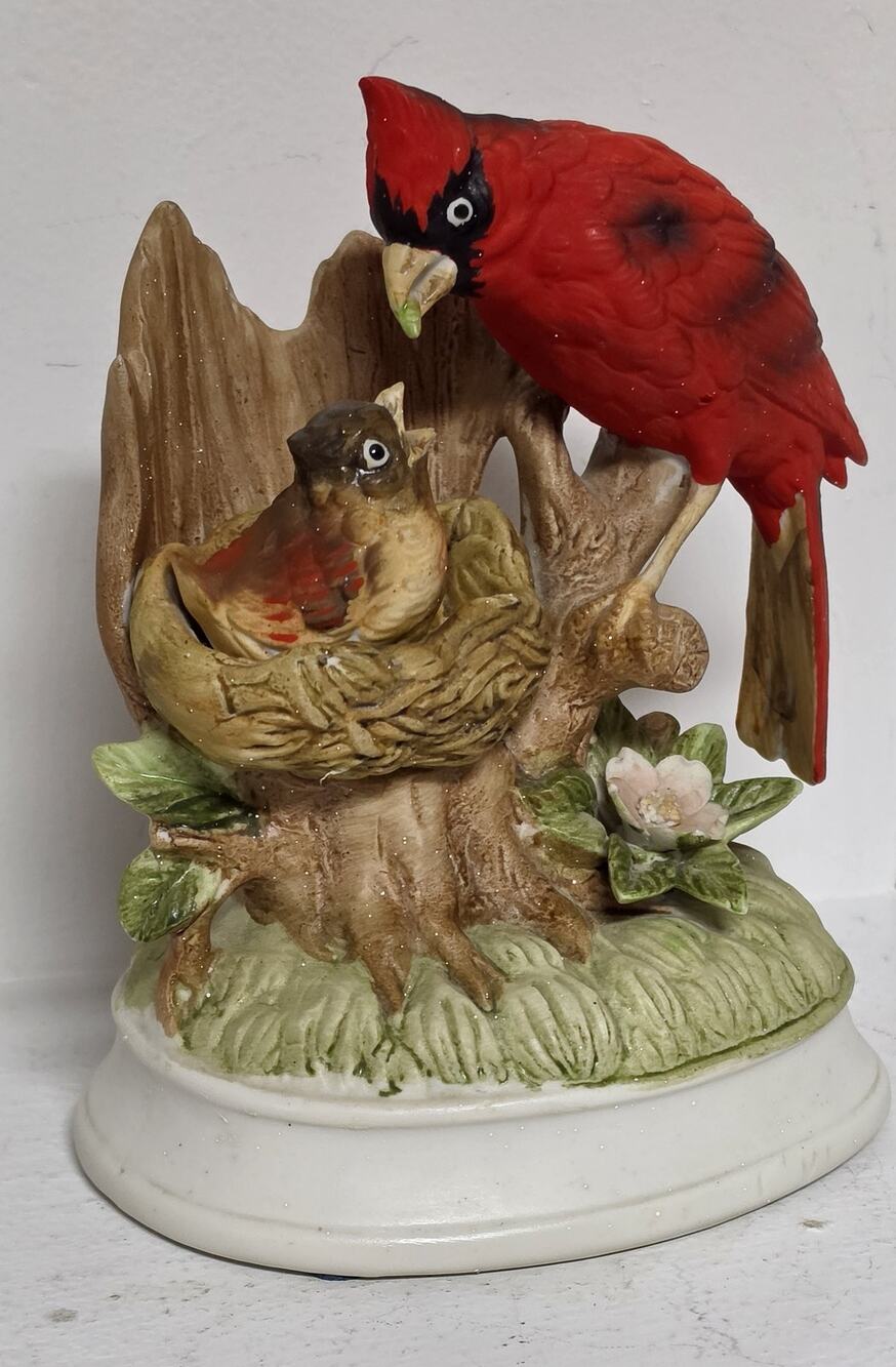 Vintage Gorham Japan Cardinal Feeding Baby Porcelain Music Box Beautiful Works